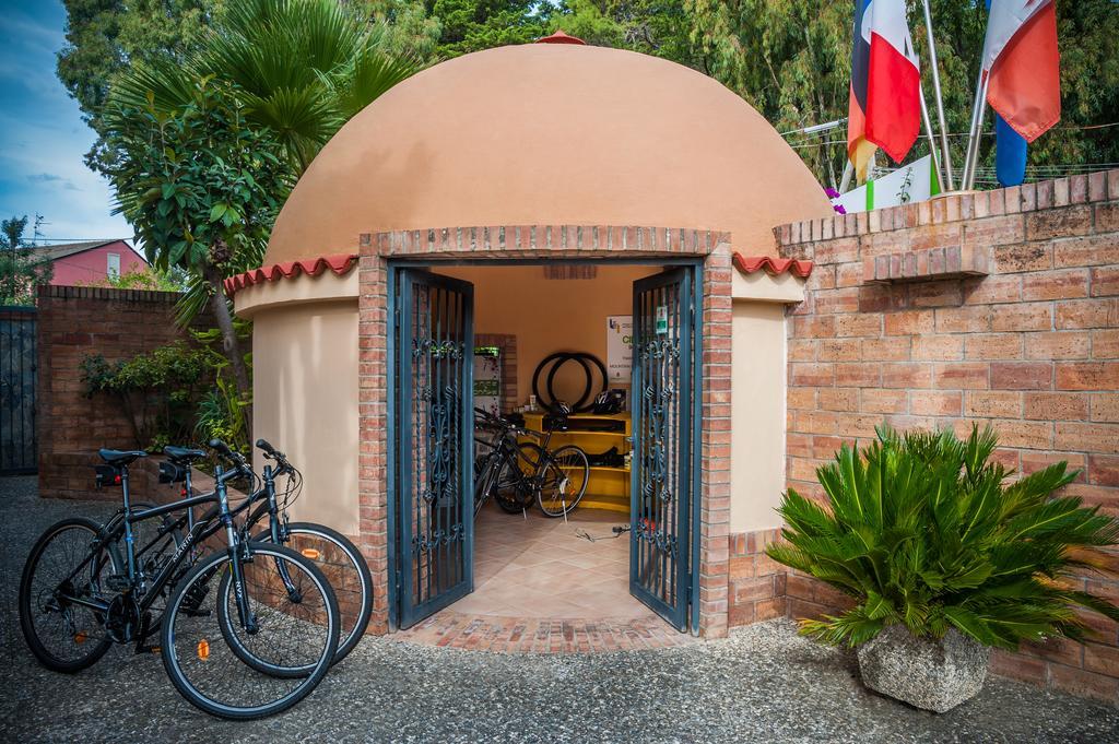 Hotel Bacco أسشيا المظهر الخارجي الصورة